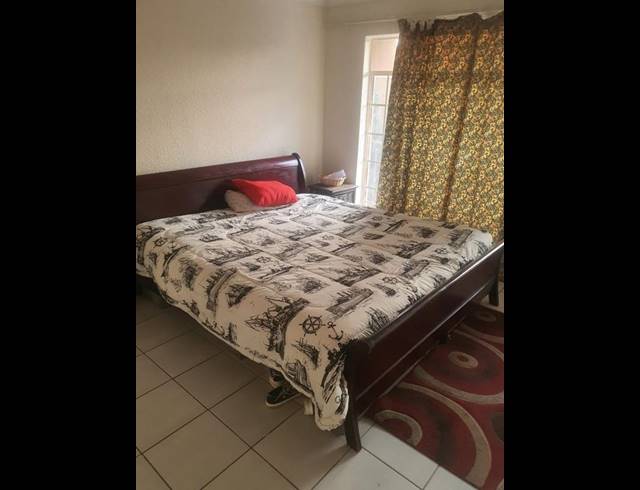 2 BEDROOM APARTMENT FOR SALE IN FLORIDA LAKE